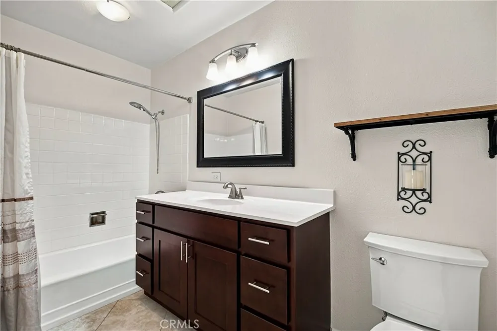 16451 Knapp St North Hills, CA 91343