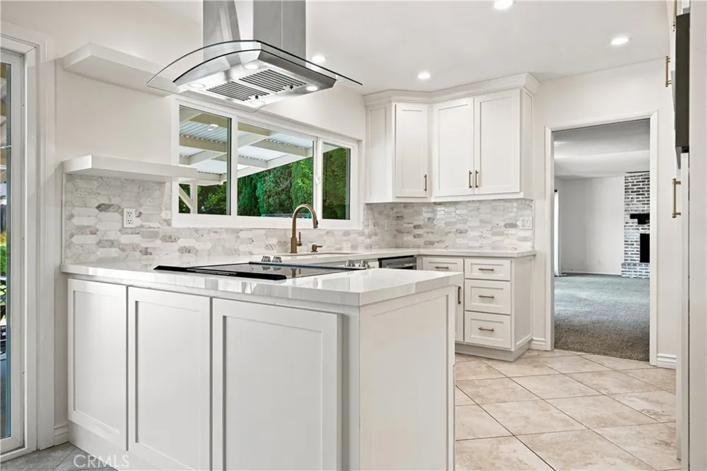 16451 Knapp St North Hills, CA 91343