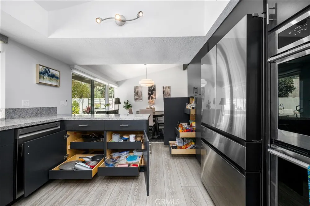 12391 Martha Ann Los Alamitos, CA 90720