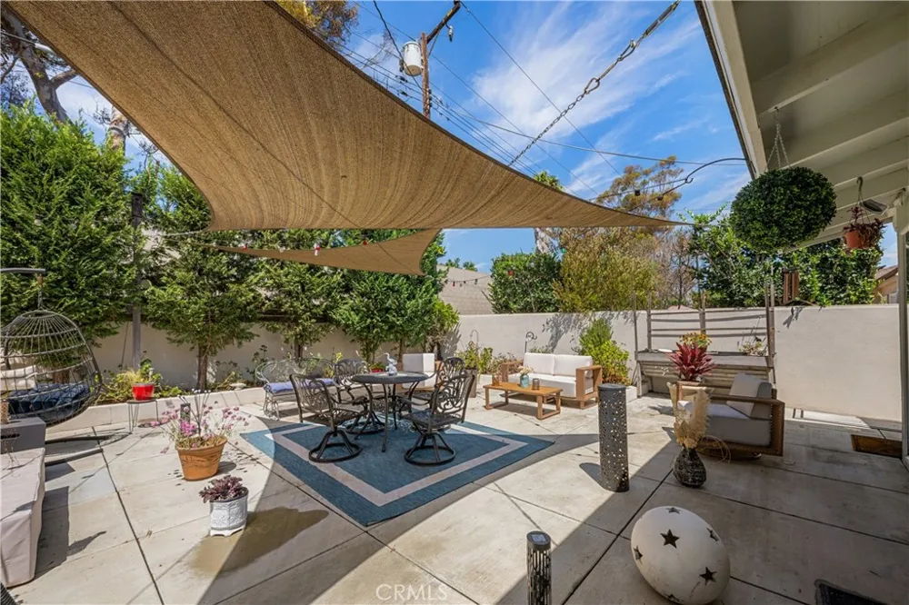 12391 Martha Ann Los Alamitos, CA 90720