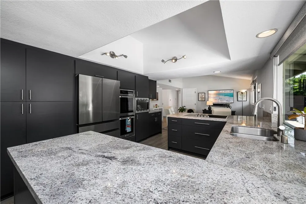 12391 Martha Ann Los Alamitos, CA 90720