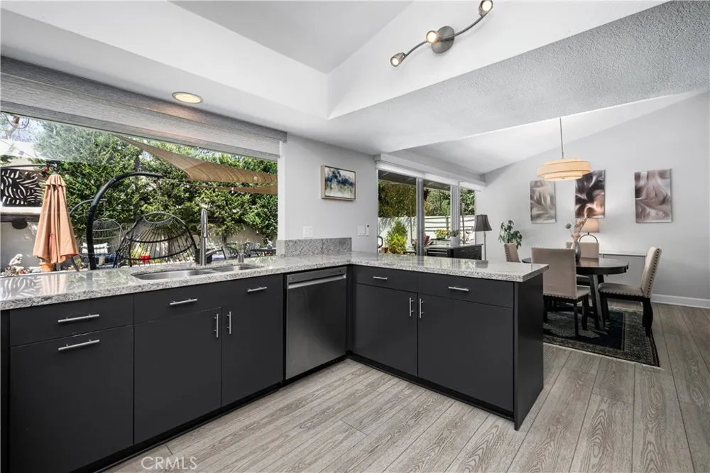 12391 Martha Ann Los Alamitos, CA 90720