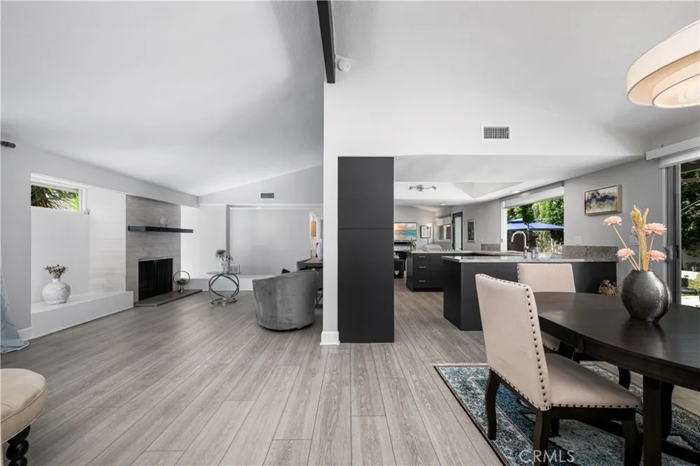 12391 Martha Ann Los Alamitos, CA 90720