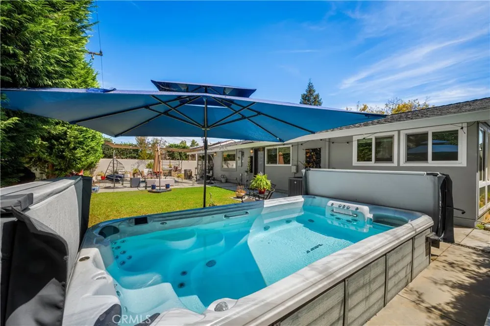 12391 Martha Ann Los Alamitos, CA 90720