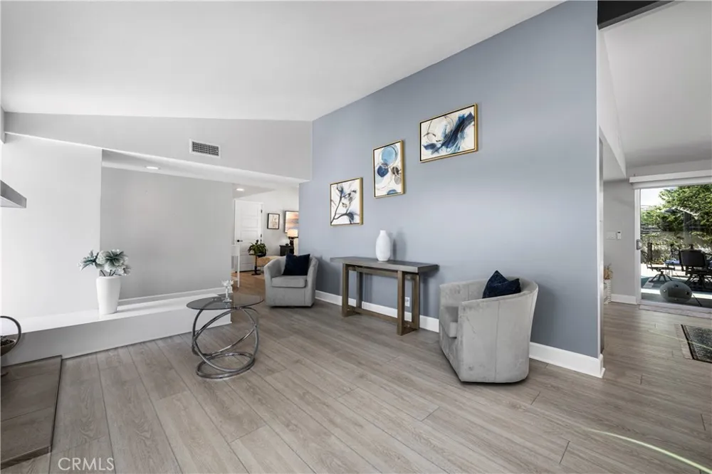 12391 Martha Ann Los Alamitos, CA 90720