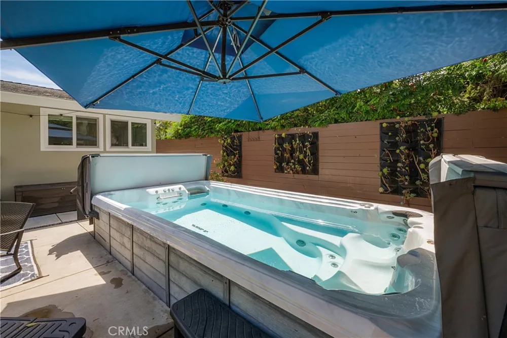 12391 Martha Ann Los Alamitos, CA 90720