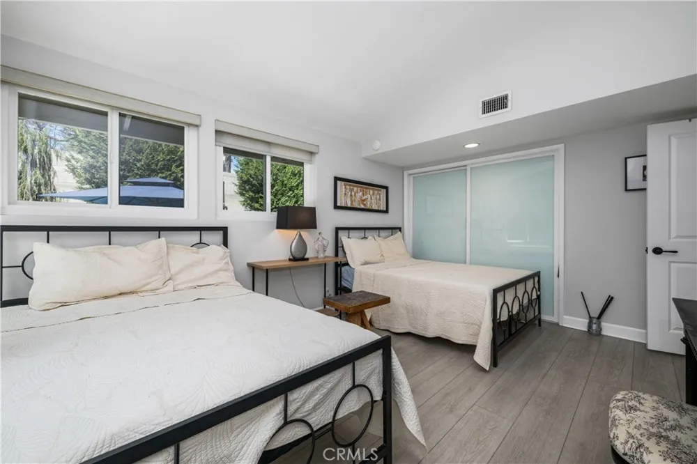 12391 Martha Ann Los Alamitos, CA 90720