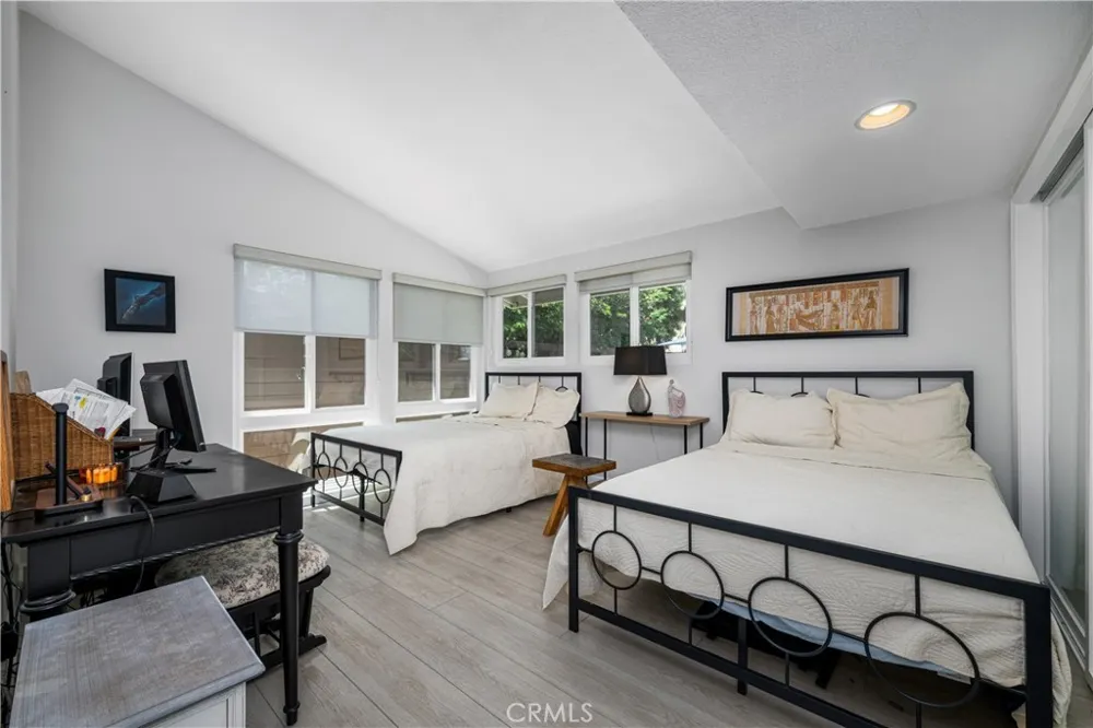 12391 Martha Ann Los Alamitos, CA 90720