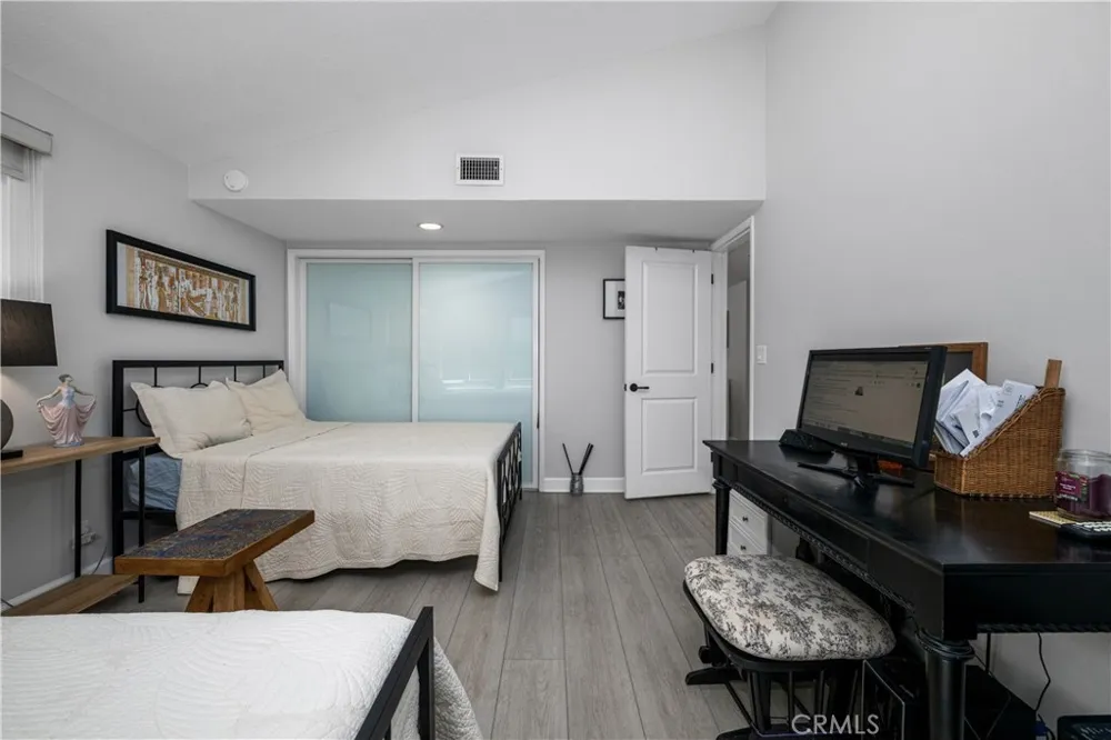12391 Martha Ann Los Alamitos, CA 90720