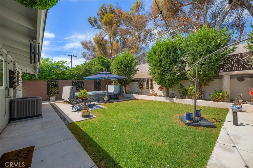 12391 Martha Ann Los Alamitos, CA 90720