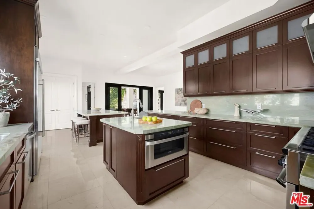 10669 Wellworth Avenue Los Angeles, CA 90024