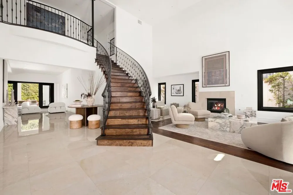 10669 Wellworth Avenue Los Angeles, CA 90024