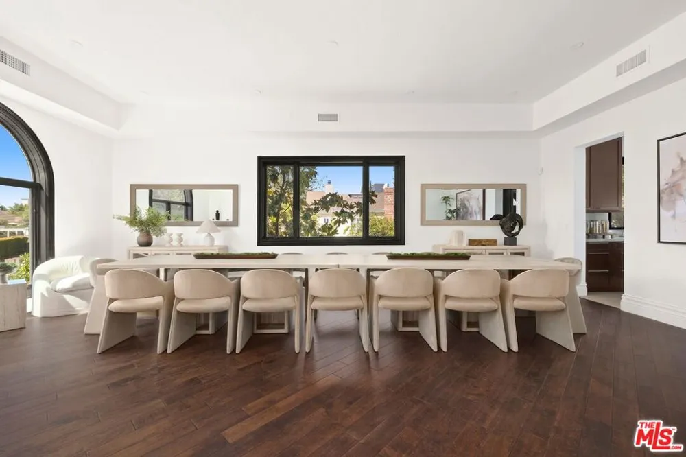 10669 Wellworth Avenue Los Angeles, CA 90024
