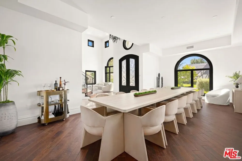 10669 Wellworth Avenue Los Angeles, CA 90024
