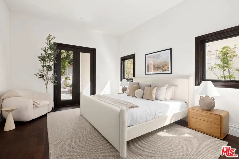 10669 Wellworth Avenue Los Angeles, CA 90024