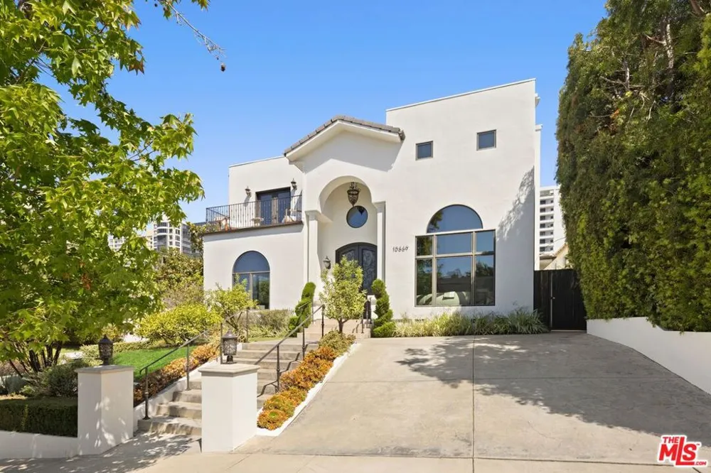 10669 Wellworth Avenue Los Angeles, CA 90024