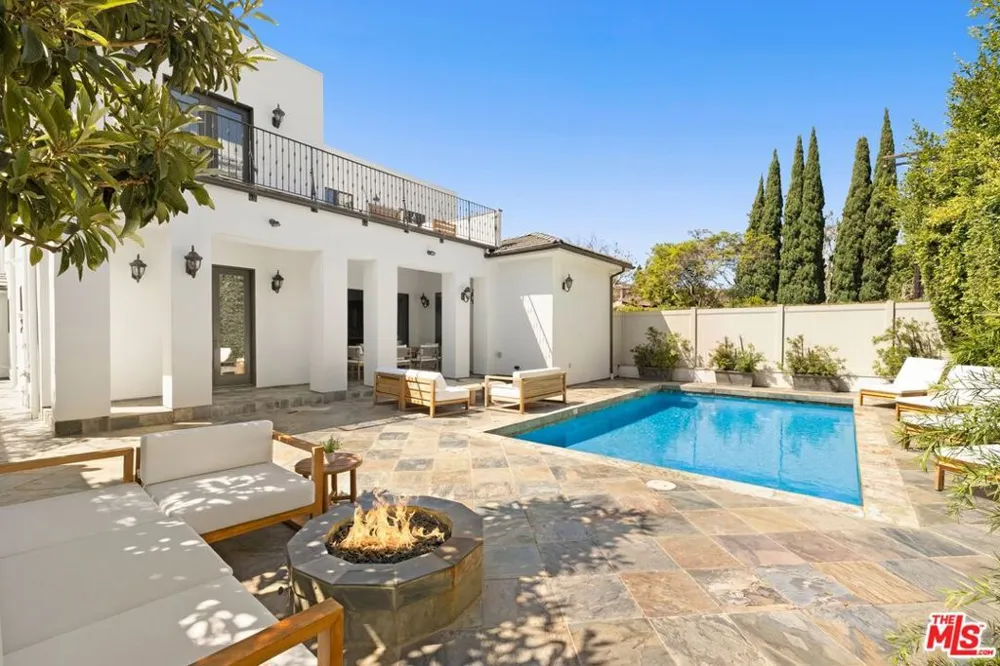 10669 Wellworth Avenue Los Angeles, CA 90024