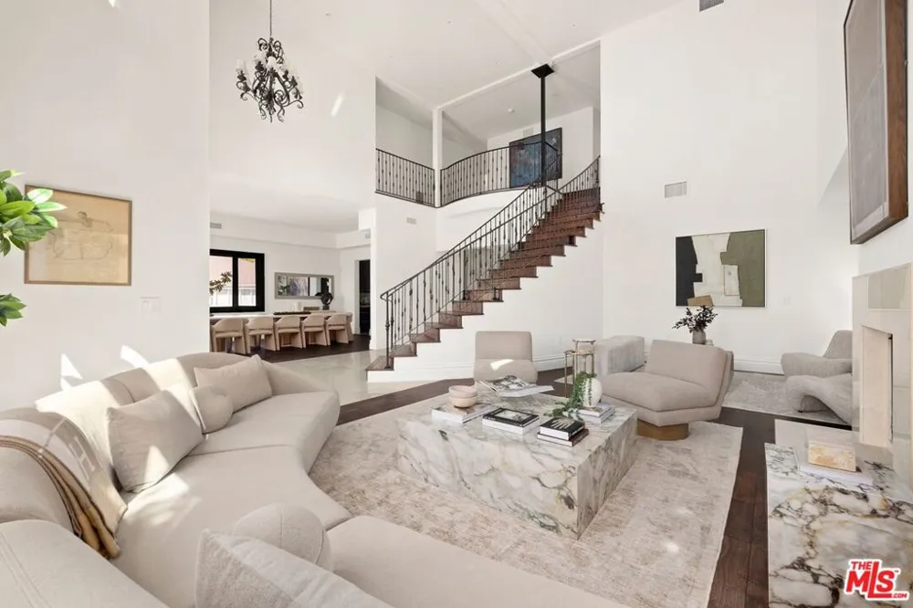 10669 Wellworth Avenue Los Angeles, CA 90024