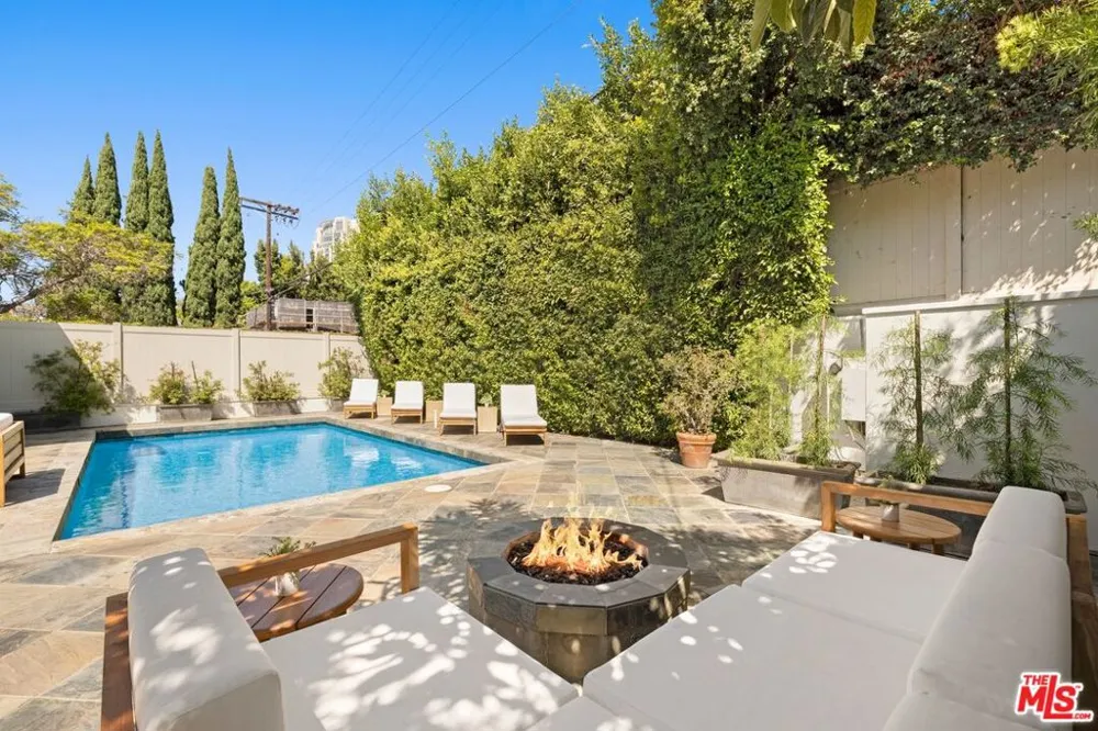 10669 Wellworth Avenue Los Angeles, CA 90024
