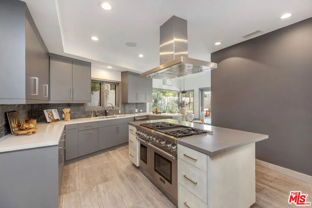 11955 Pinnacle Place Beverly Hills, CA 90210