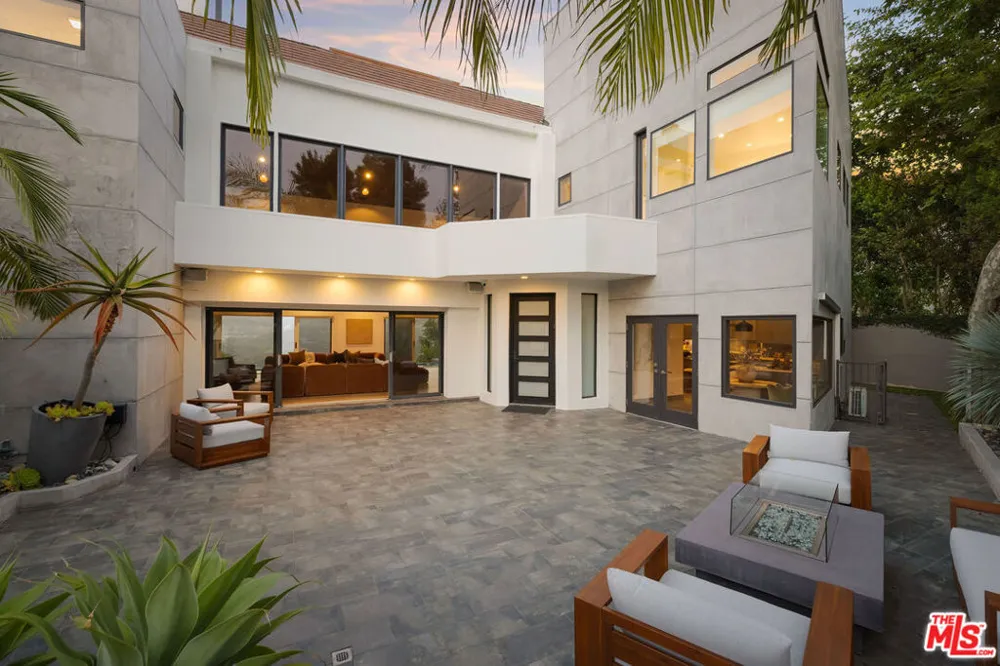 11955 Pinnacle Place Beverly Hills, CA 90210