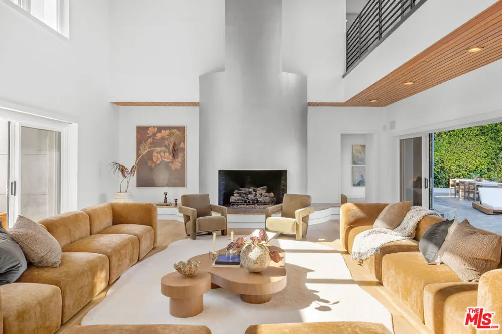 11955 Pinnacle Place Beverly Hills, CA 90210