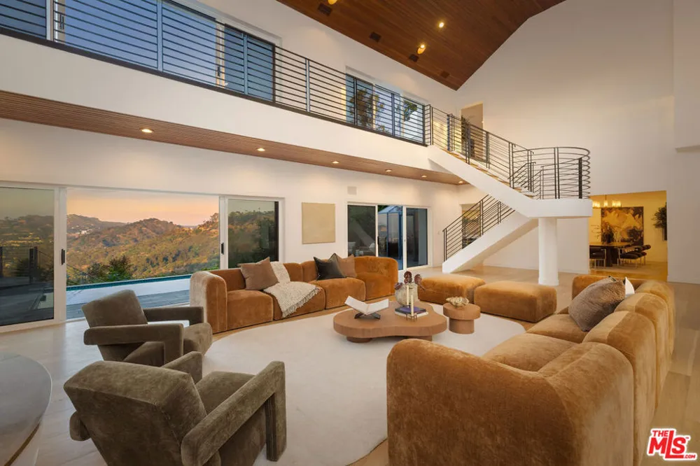 11955 Pinnacle Place Beverly Hills, CA 90210