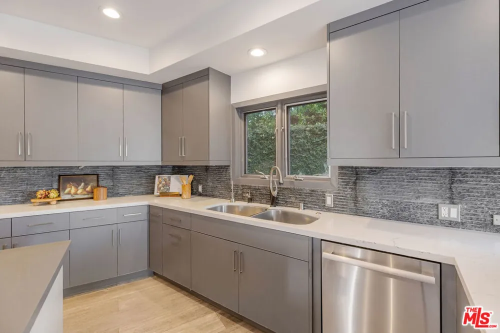 11955 Pinnacle Place Beverly Hills, CA 90210