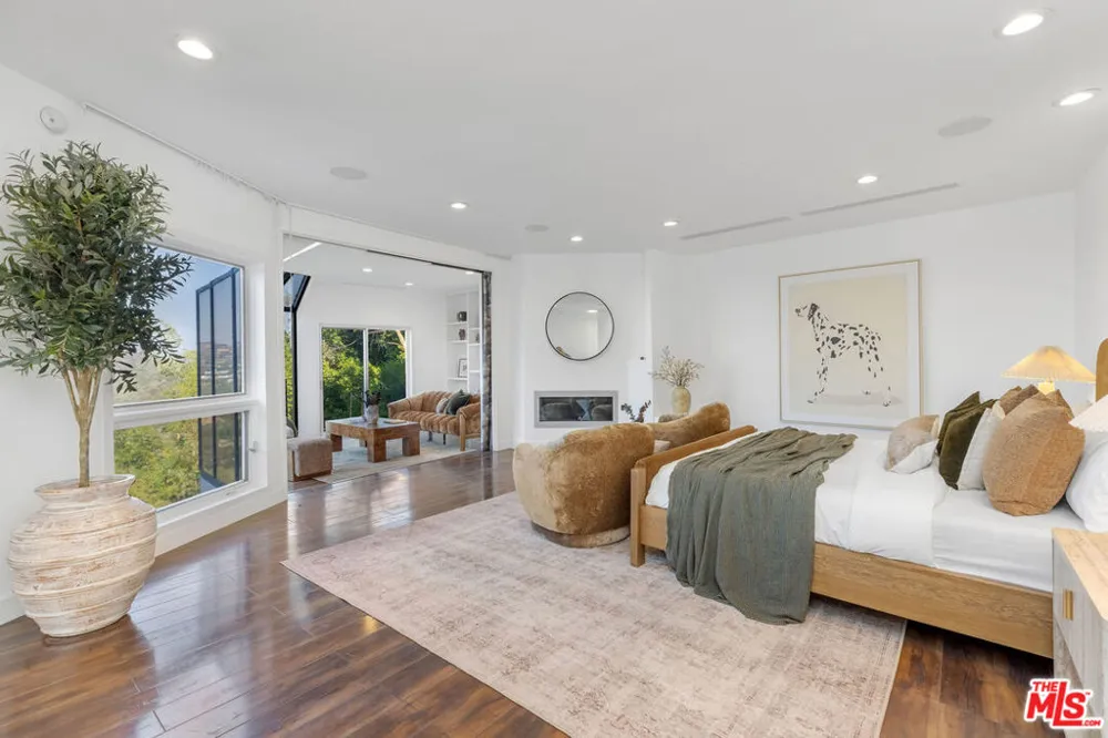 11955 Pinnacle Place Beverly Hills, CA 90210