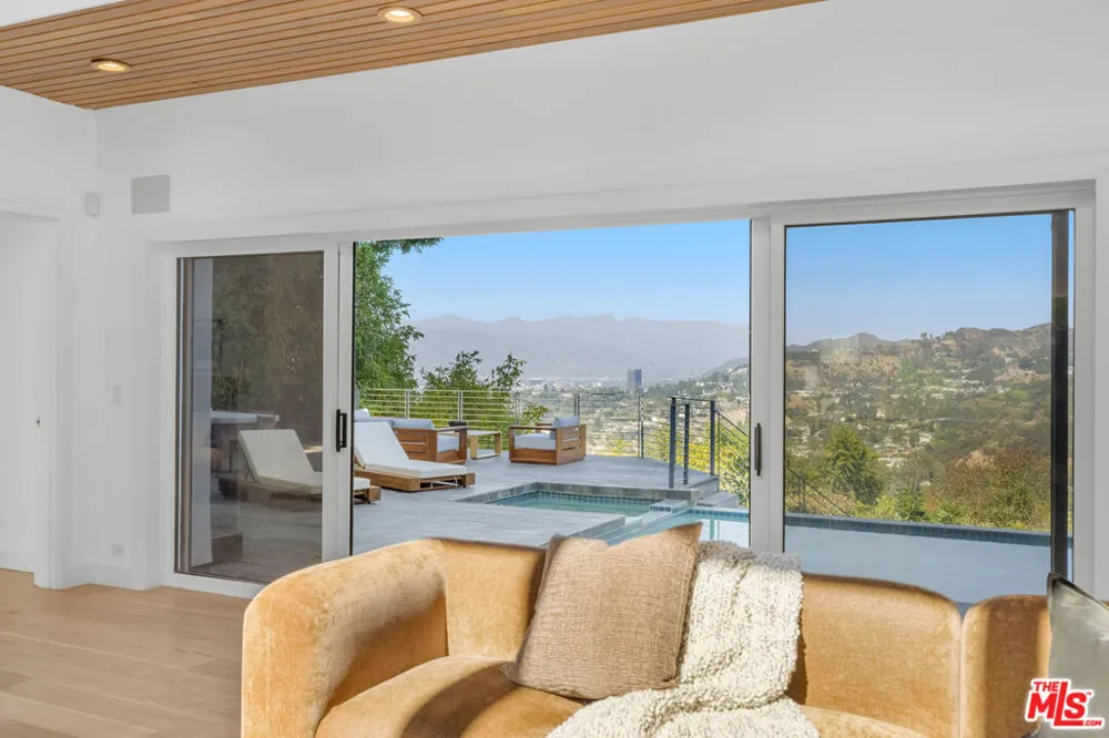 11955 Pinnacle Place Beverly Hills, CA 90210
