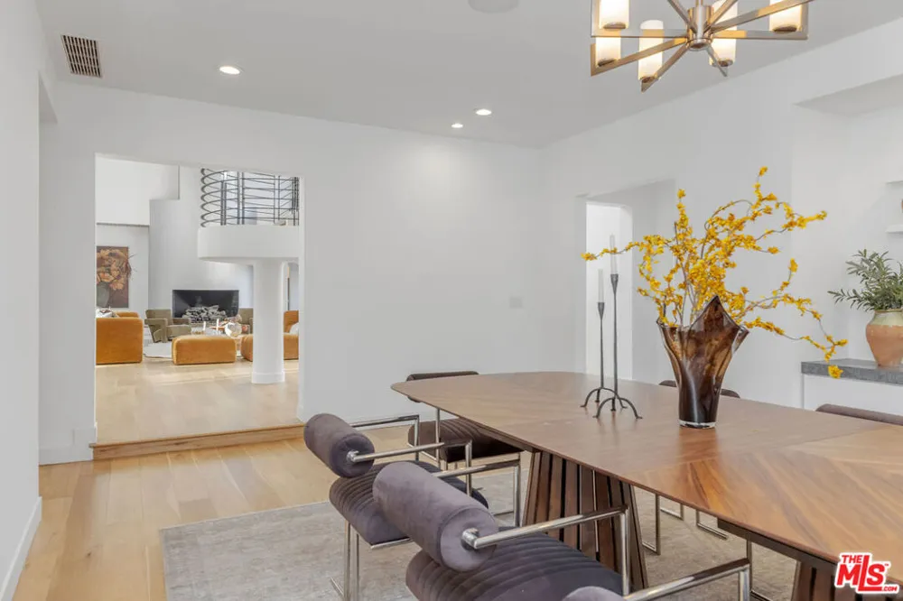 11955 Pinnacle Place Beverly Hills, CA 90210