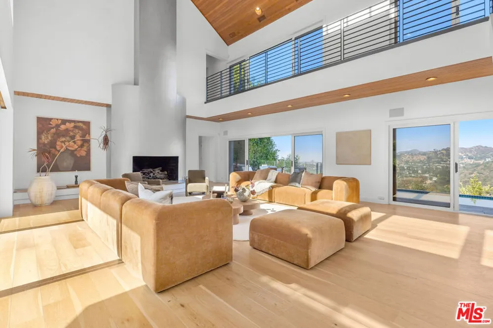 11955 Pinnacle Place Beverly Hills, CA 90210
