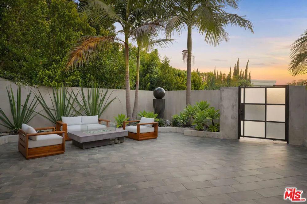 11955 Pinnacle Place Beverly Hills, CA 90210