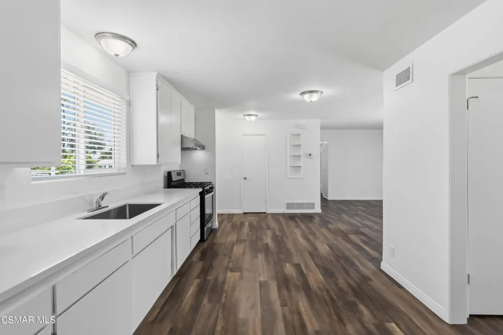 1447 Alexander Street Simi Valley, CA 93065