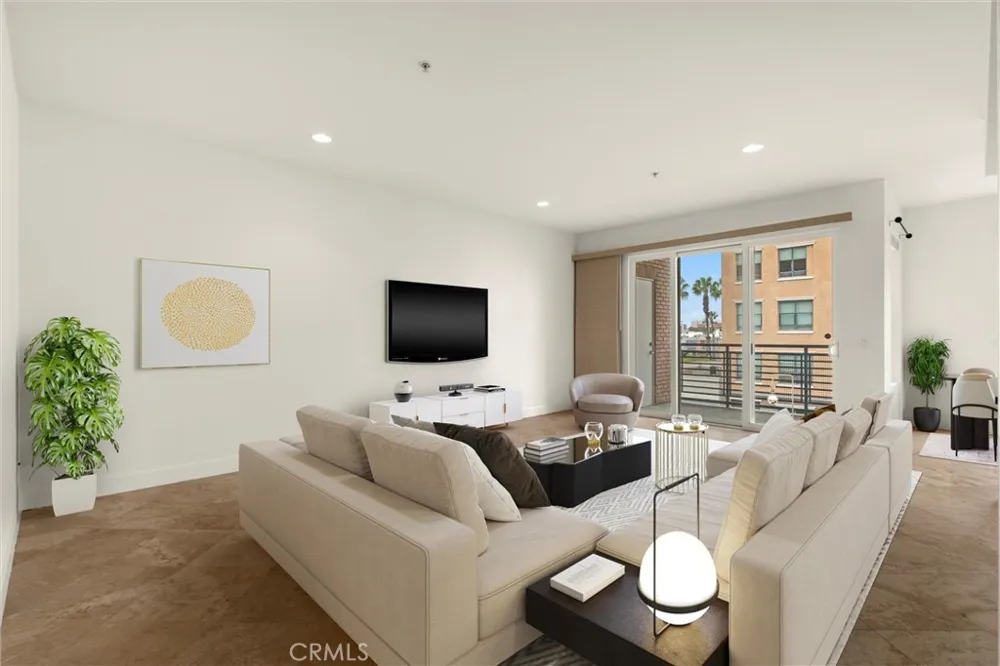 300 E 4th Street #201 Long Beach, CA 90802