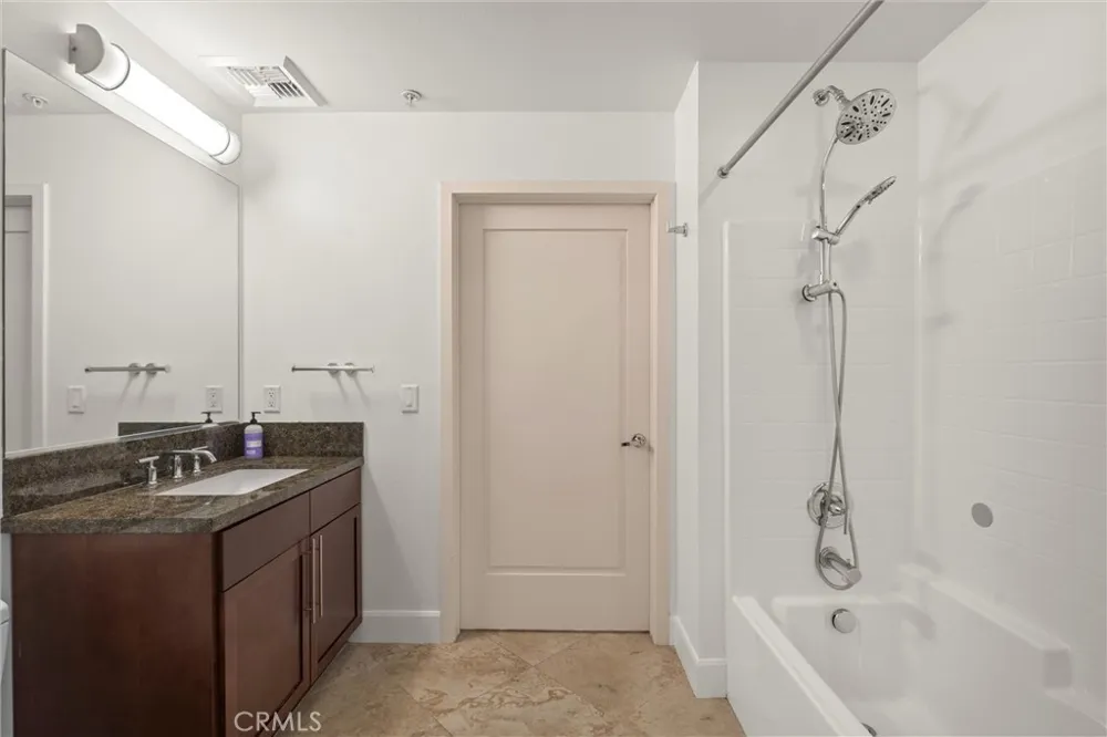 300 E 4th Street #201 Long Beach, CA 90802