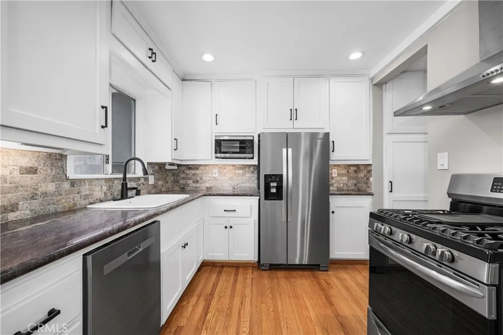 4582 Howard Avenue Los Alamitos, CA 90720