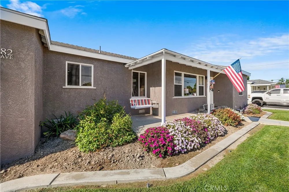 4582 Howard Avenue Los Alamitos, CA 90720