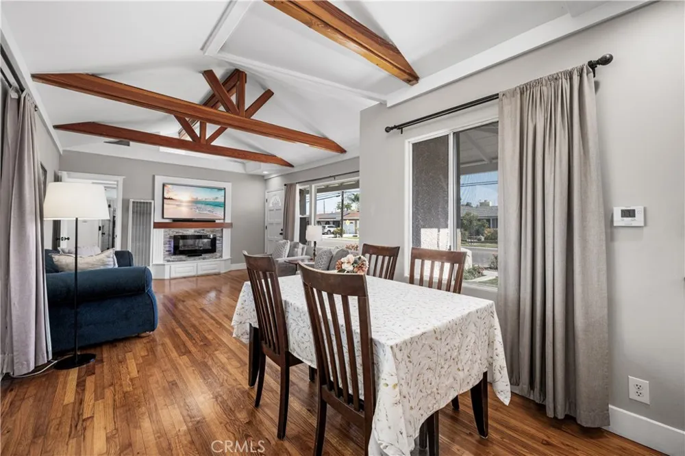 4582 Howard Avenue Los Alamitos, CA 90720