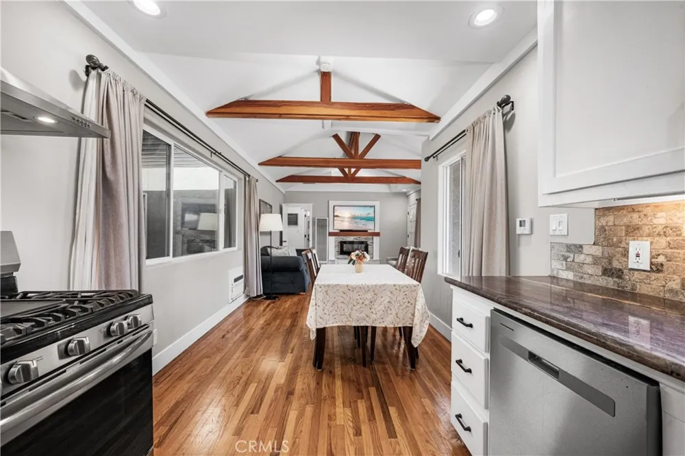 4582 Howard Avenue Los Alamitos, CA 90720