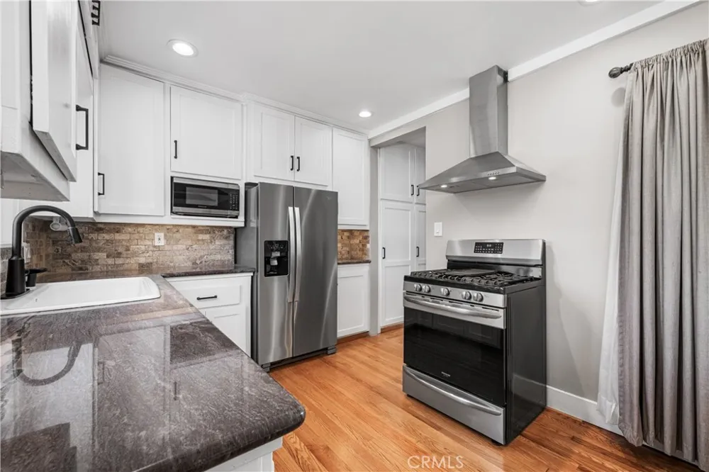 4582 Howard Avenue Los Alamitos, CA 90720