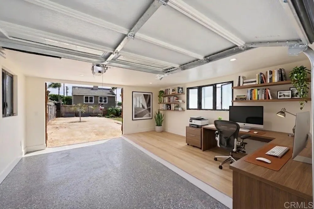 1319 Knowles Avenue Carlsbad, CA 92008