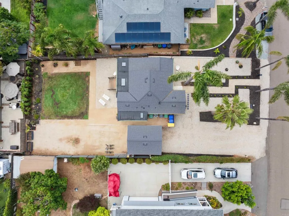 1319 Knowles Avenue Carlsbad, CA 92008