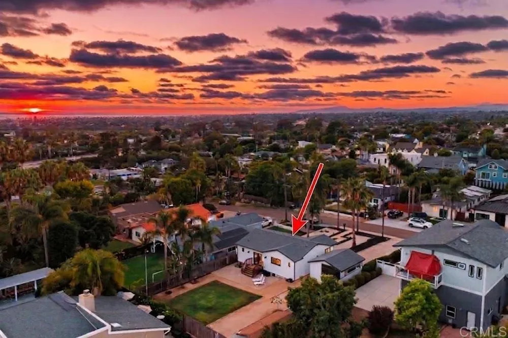 1319 Knowles Avenue Carlsbad, CA 92008