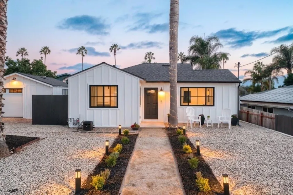 1319 Knowles Avenue Carlsbad, CA 92008
