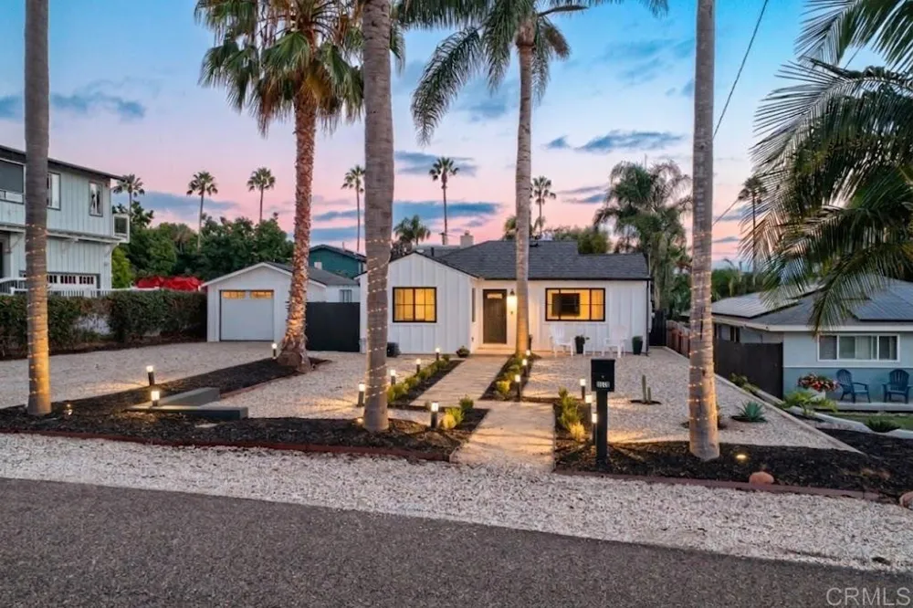 1319 Knowles Avenue Carlsbad, CA 92008