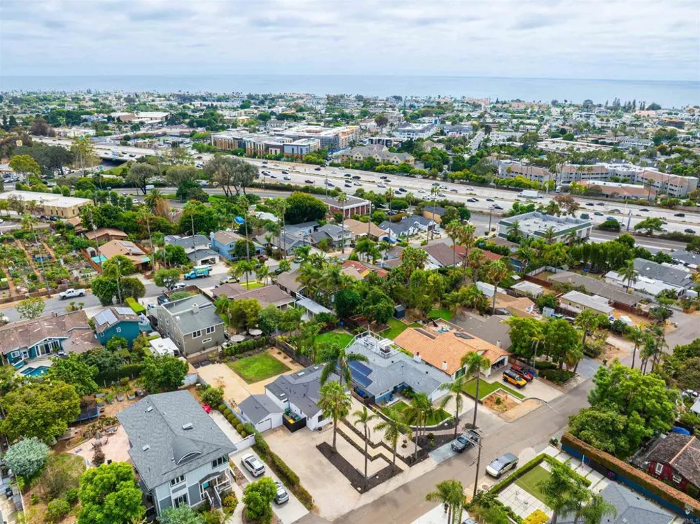 1319 Knowles Avenue Carlsbad, CA 92008