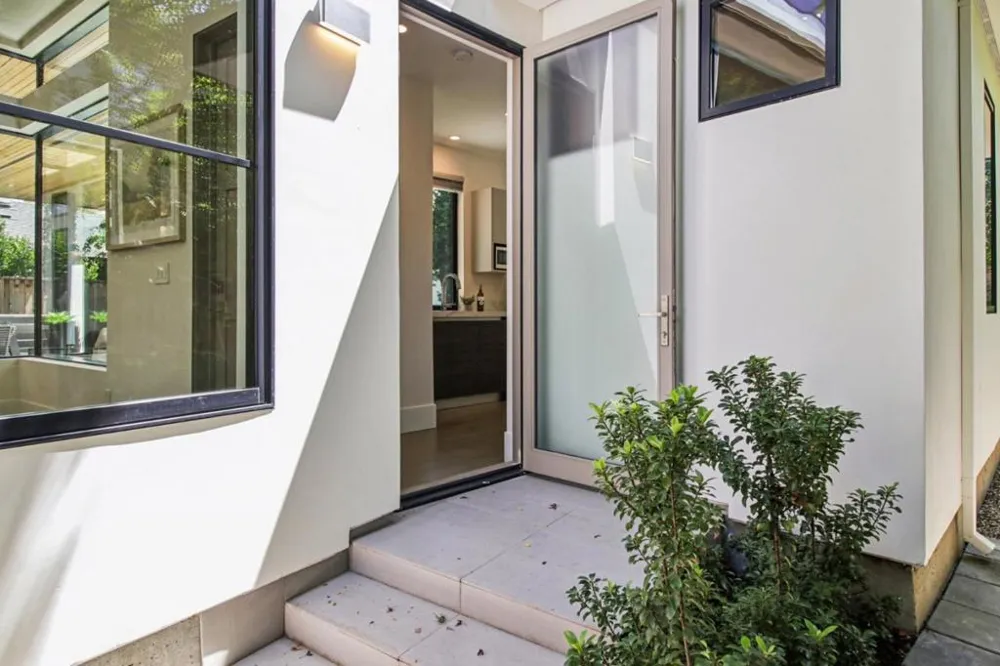2280 Saint Francis Drive Palo Alto, CA 94303
