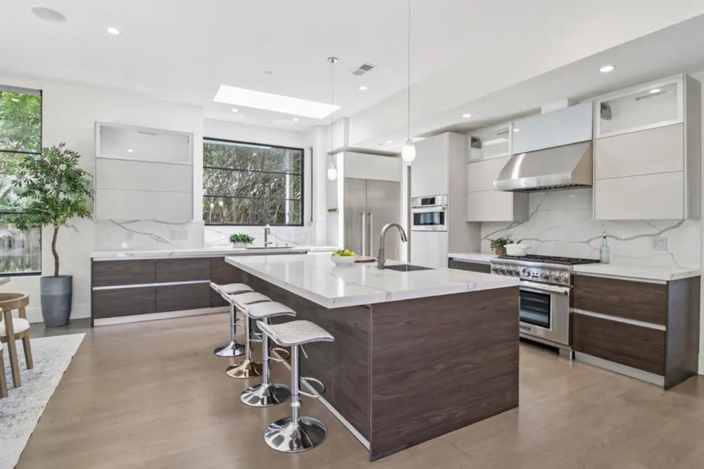 2280 Saint Francis Drive Palo Alto, CA 94303