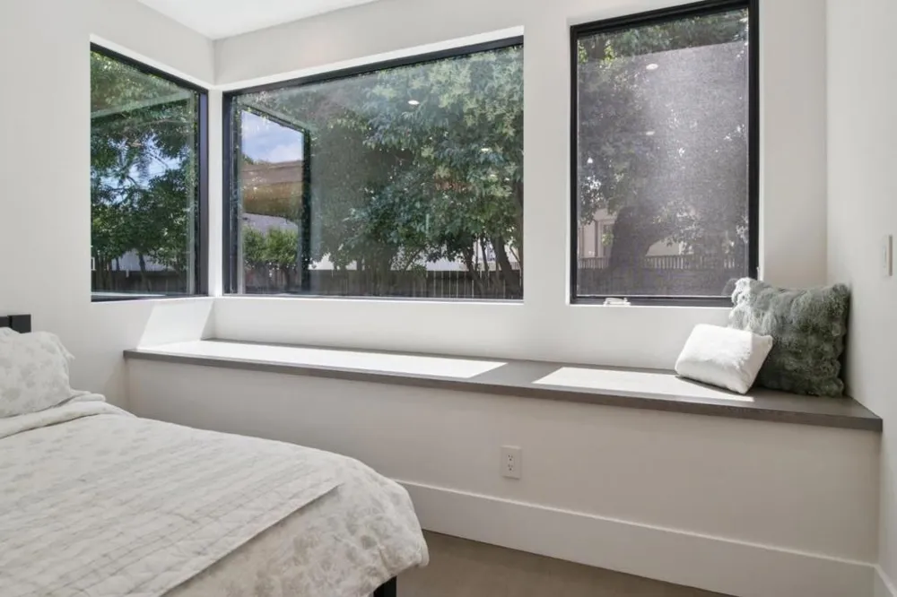 2280 Saint Francis Drive Palo Alto, CA 94303